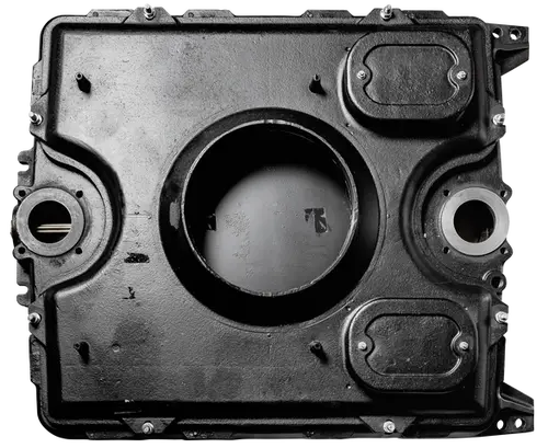Schwarzes Endglied für MK-2 von Wolf, mit verschiedenen Öffnungen und Befestigungspunkten, sichtbar in zentraler Position des Bauteils.